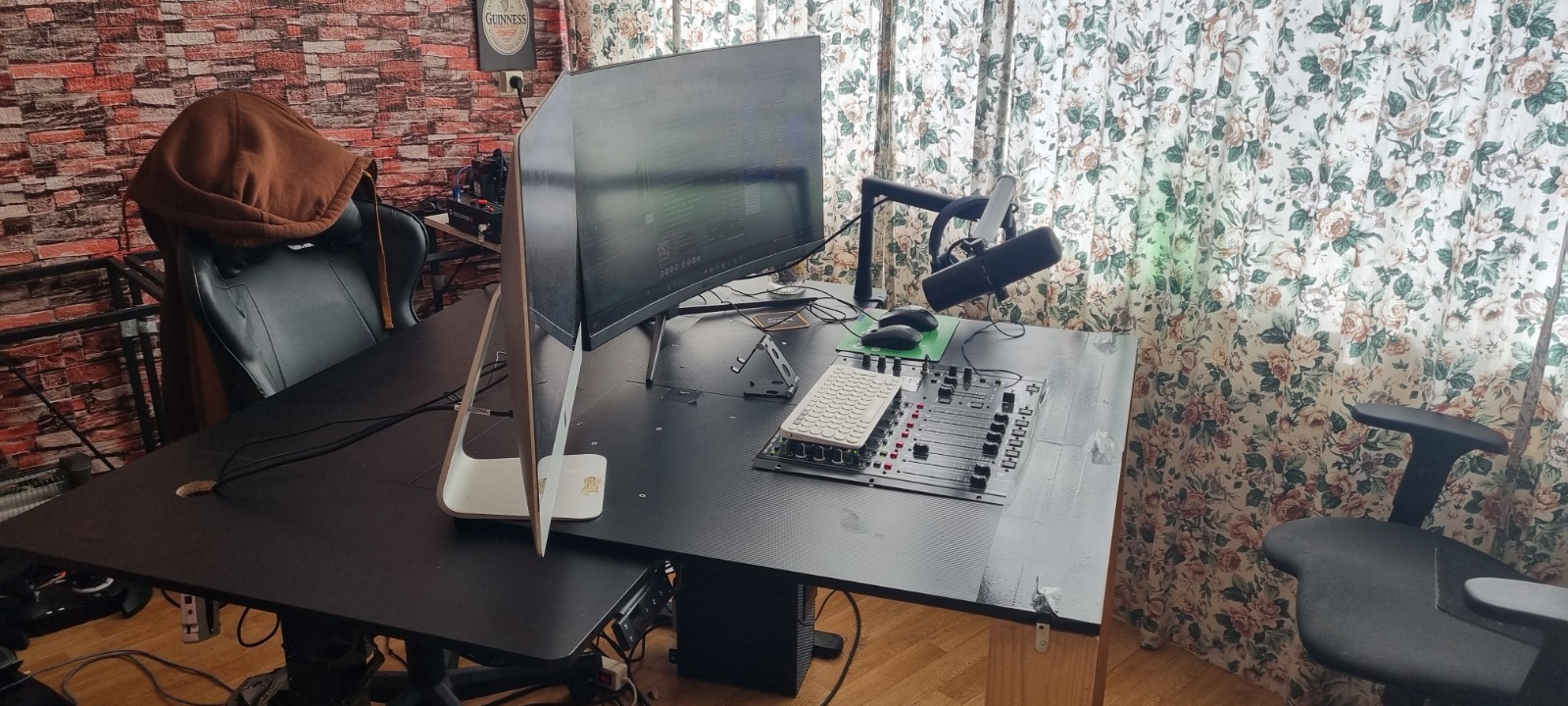 De studio van Online Radio 1